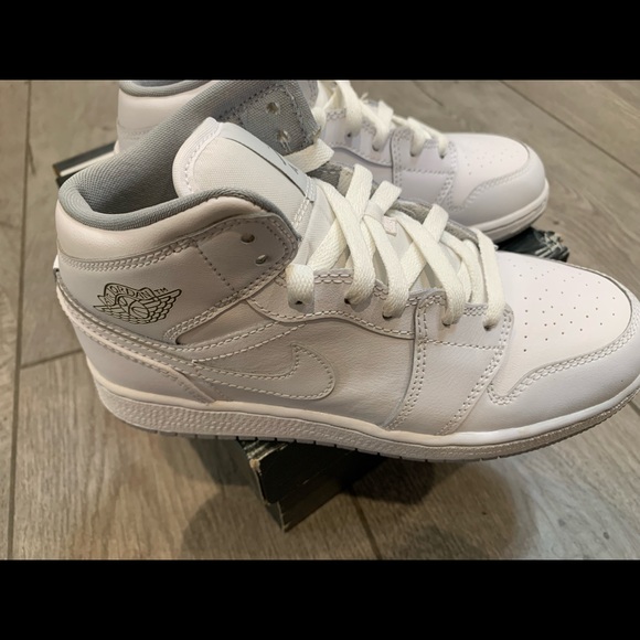 Jordan 1 mid white - Picture 2 of 6